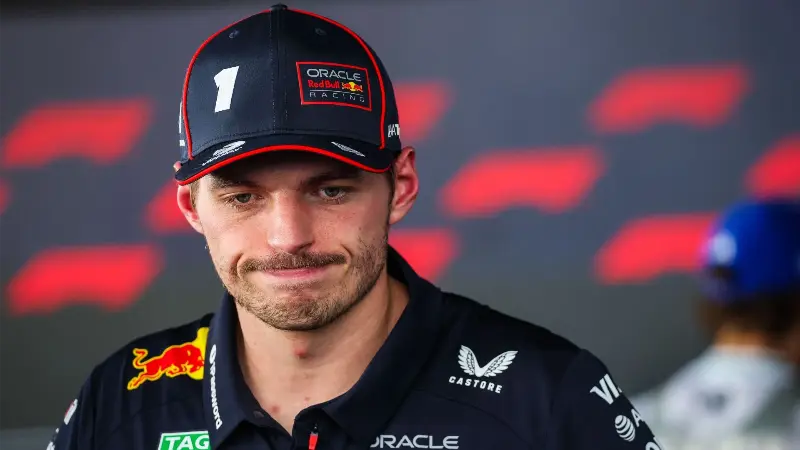 Мартин Брандл указал на лицемерие Макса Ферстаппена после спорного инцидента со срезкой поворотов на Гран-при Мексики.