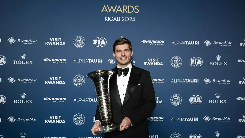 Макс Ферстаппен может стать первым гонщиком в истории Формулы 1, которому предложат контракт на сумму в миллиард долларов