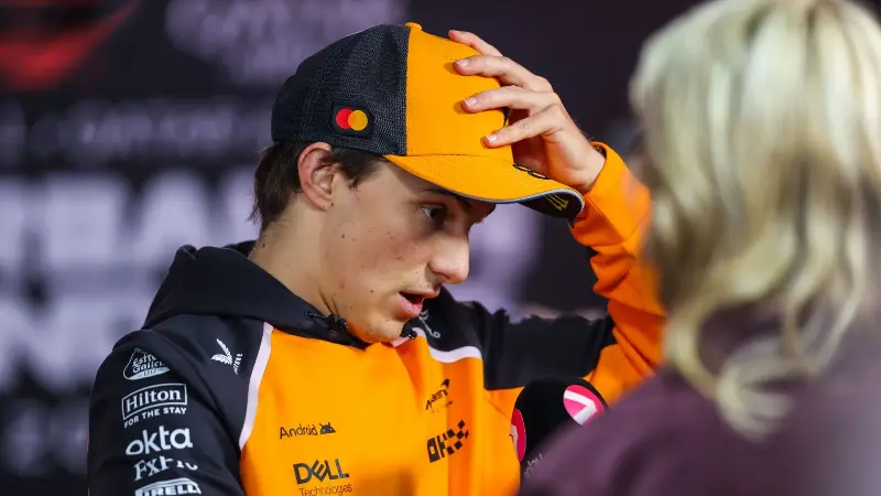 Руководитель McLaren выступил в защиту Оскара Пиастри после провального Гран-при Азербайджана.