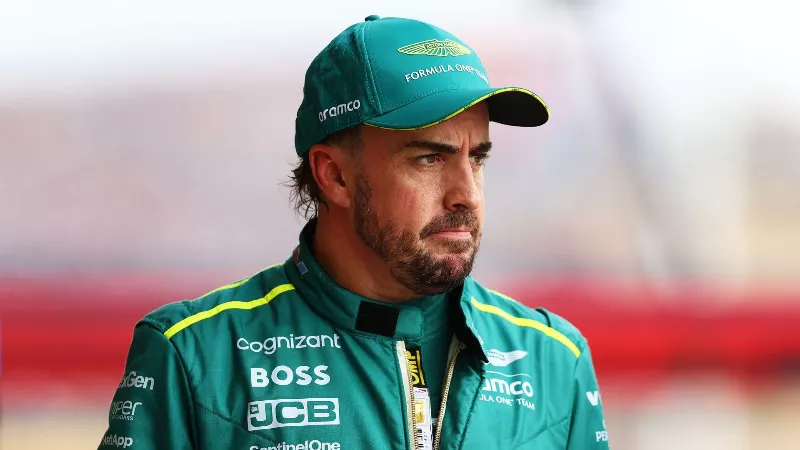 «У меня болит спина, это ненормально», - командное радио Фернандо Алонсо, когда испанец жаловался на неровности трассы во время Гран-при Бразилии в Формуле-1