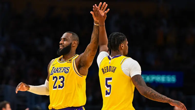 «Мой кореш»: Леброн Джеймс и Остин Ривз отреагировали на новость о том, что их бывший партнёр по «Лейкерс» продолжит карьеру в Литве.