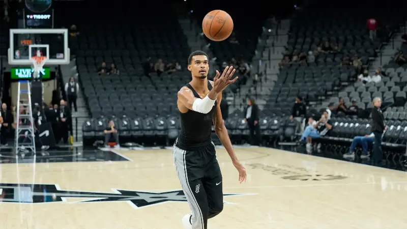 Новый опрос генеральных менеджеров НБА показал их запредельную уверенность в Викторе Вембаньяме.