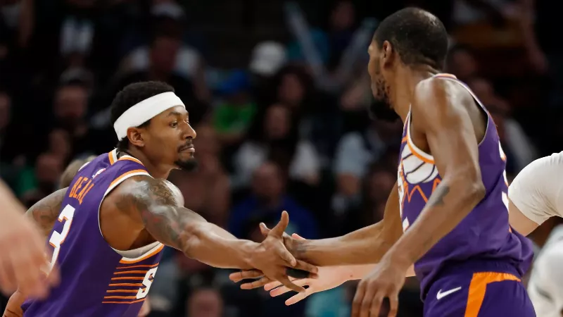 Инсайдер НБА рассказал о положении «Санз» после того, как Кевин Дюрант и Брэдли Бил остались в Финиксе