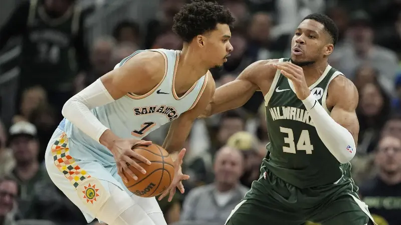 Предложение по гипотетическому обмену: Яннис Адетокунбо и Виктор Вембаньяма могут объединиться в одной команде, чтобы создать новый неудержимый дуэт «Башен-близнецов».