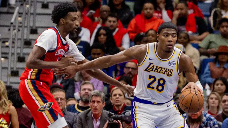 Слухи об обменах в НБА: появились важные новости о попытках «Лейкерс» заполучить Херберта Джонса на фоне растущей потребности команды в элитном защитнике.