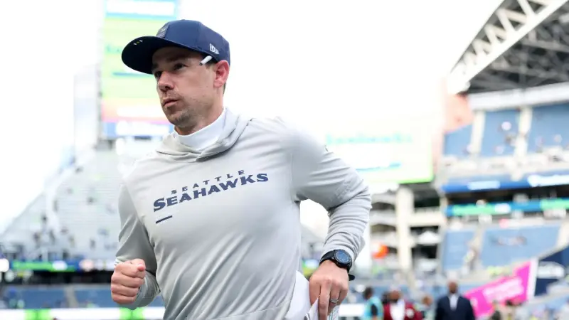 Инсайдер НФЛ Адам Шефтер вынес однозначный вердикт по будущему Клинта Кубиака на фоне слухов о возможной работе в «Лас-Вегас Рэйдерс» и «Аризона Кардиналс»