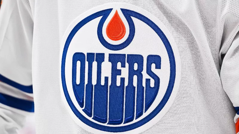 Аналитик НХЛ Грег Вышински предсказывает, что «Эдмонтон Ойлерз» могут совершить обмен на защитника «Чикаго Блэкхокс» с контрактом на 9,5 миллиона долларов при новом генеральном менеджере.