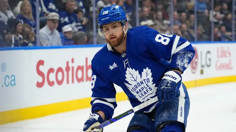 Аналитики НХЛ выразили обеспокоенность состоянием «сломленного» Вильяма Нюландера на фоне удручающего спада в игре «Мейпл Лифс».