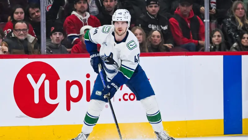 Инсайдер НХЛ полагает, что обмен Элиаса Петтерссона может состояться раньше ожидаемых сроков, а в число претендентов на игрока вошла франшиза стоимостью 2 миллиарда долларов.