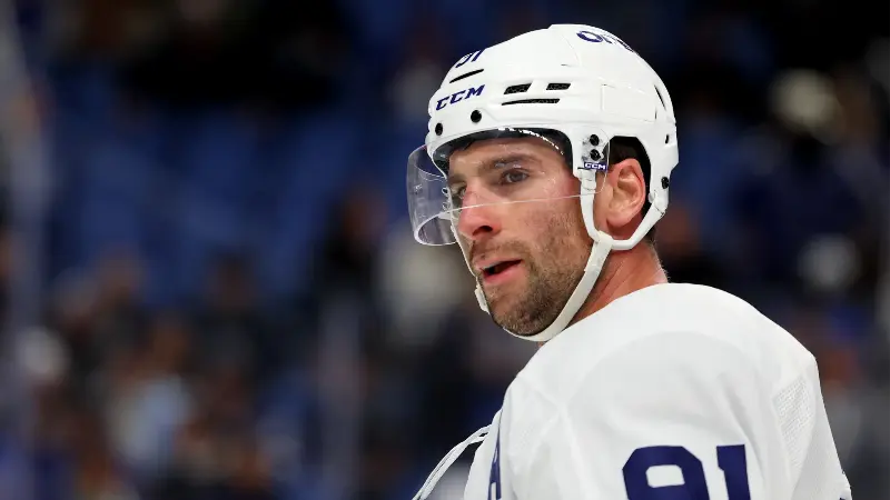 Инсайдер НХЛ Даррен Дрегер высказал смелое мнение о преданности звезды «Торонто Мейпл Лифс» с 17,5-миллионным контрактом.