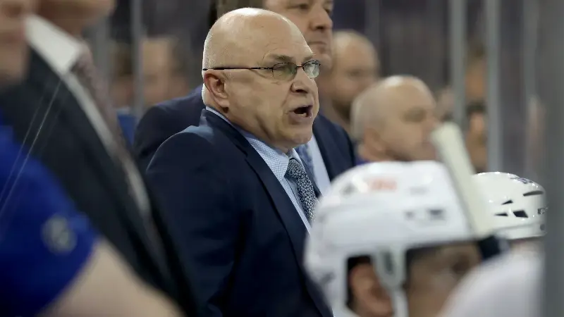 Инсайдер НХЛ бьёт тревогу по поводу «токсичной» атмосферы в «Нэшвилл Предаторз» после резкой критики со стороны генерального менеджера Барри Тротца.