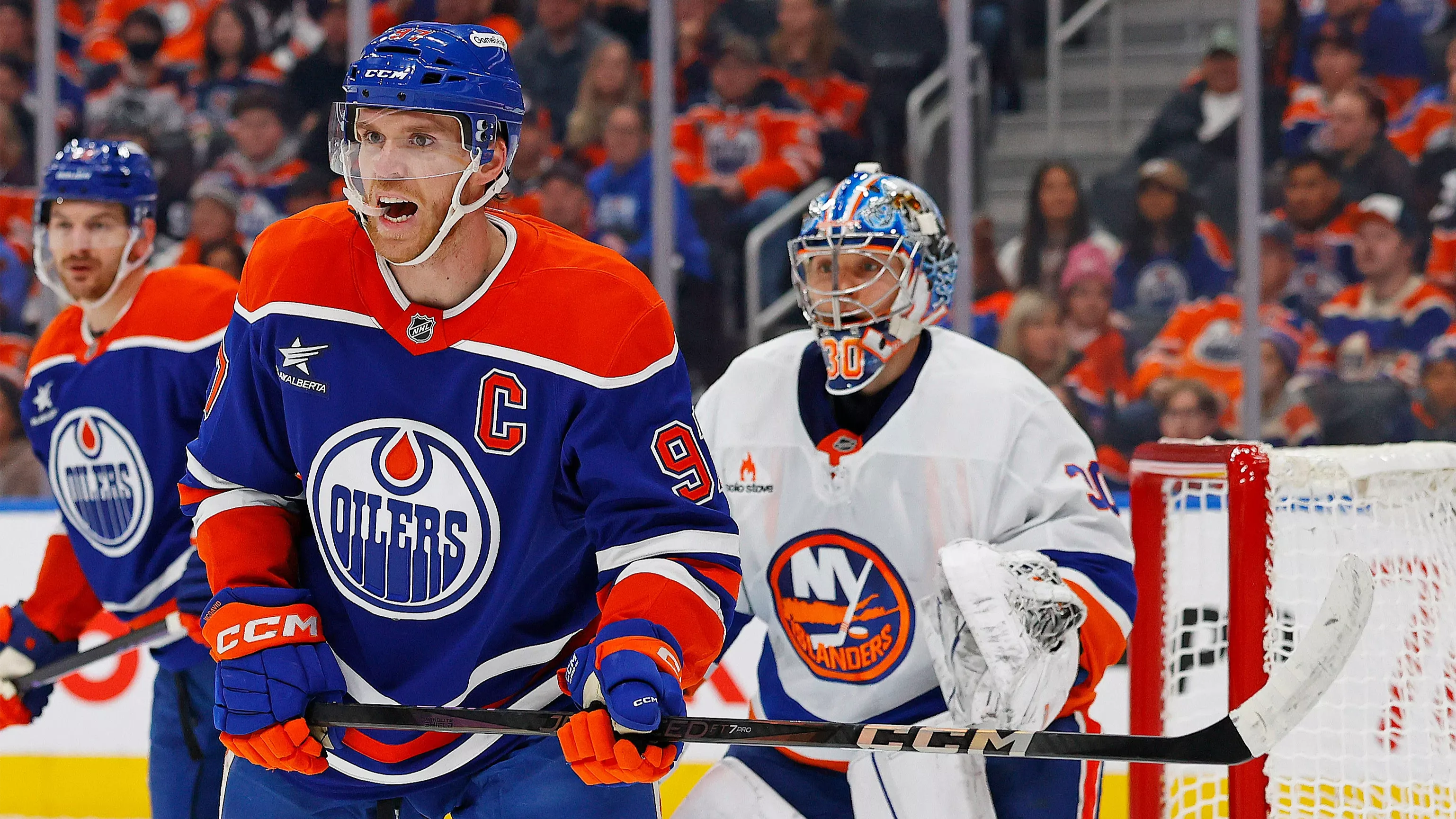 Главный тренер «Эдмонтон Ойлерз» Крис Кноблаух раскрыл причину сокращенного игрового времени Коннора Макдэвида в победном матче с «Нью-Йорк Айлендерс» в овертайме.