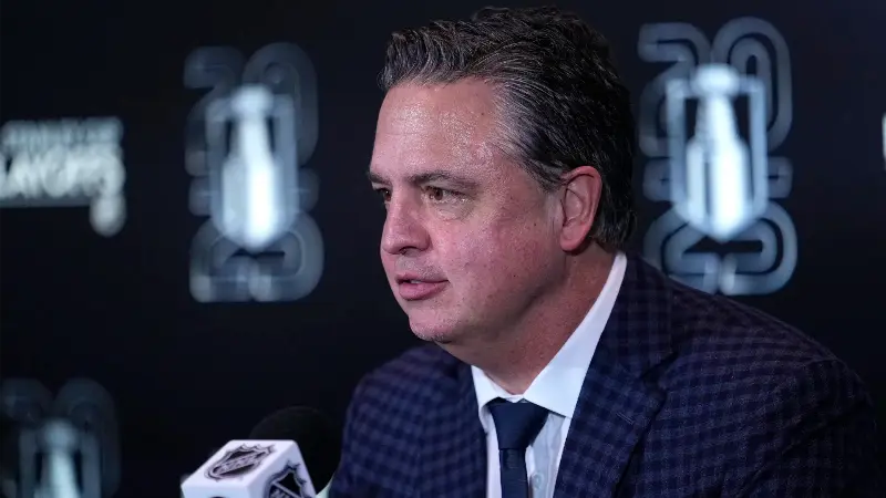 «Один зарабатывает много денег, другой — нет», - главный тренер «Оттавы» Трэвис Грин раскрыл простой критерий, по которому он различает Ника Казинса и форварда «Сенаторз» с контрактом на 49,7 млн долларов.