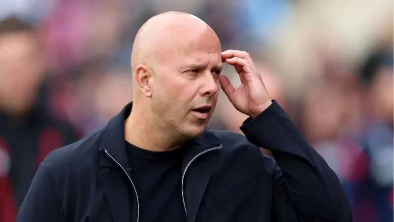 «Один из наших игроков на последней минуте бежит вперёд», — Арне Слот выделил звезду «Ливерпуля», чья ошибка привела к победному голу «Кристал Пэлас» в концовке.