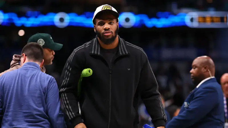 «Один сезон в Грин-Бэй, и он уже хочет уйти», - аналитик высмеял Майку Парсонса за предложение создать «Нотр-Дам» в НФЛ