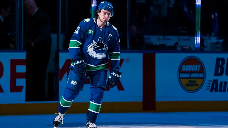 По мнению Эллиотта Фридмана, будущее Куинна Хьюза в «Ванкувер Кэнакс» зависит от выступления команды в сезоне НХЛ 2025-26.