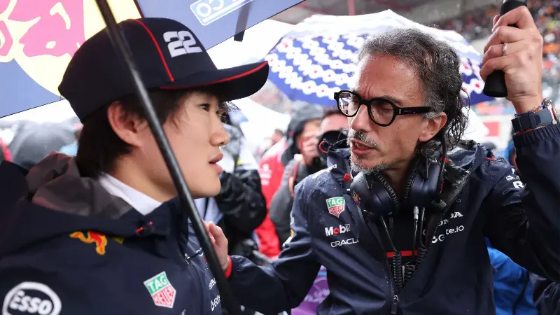 Red Bull не спешит с решением на 2026 год, поскольку форма Юки Цуноды в конце сезона усложняет планы команды.