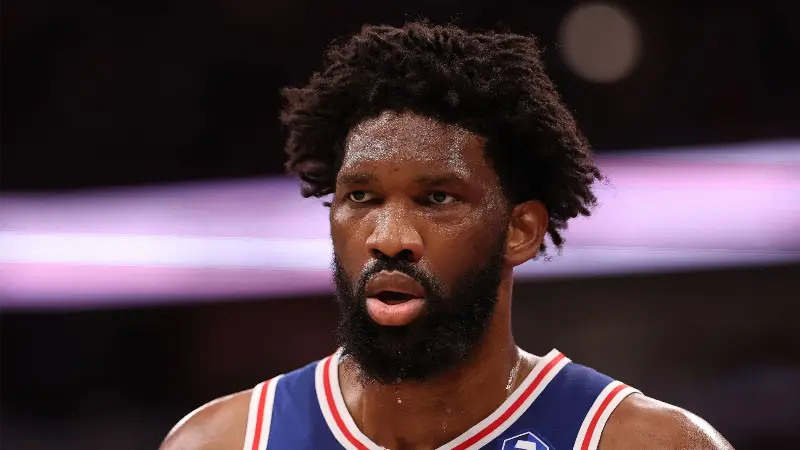 «Напомнил мне Бена Симмонса», — Джоэл Эмбиид сравнил товарища по команде с контрактом на 5 262 809 долларов с бывшим первым номером драфта «Сиксерс».
