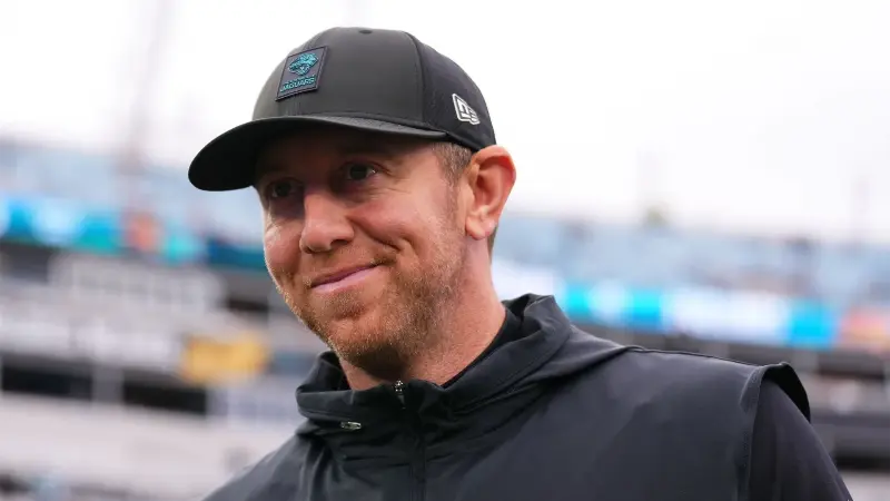 Репортер Линн Джонс ответила на критику, обрушившуюся на нее из-за вирусного интервью с Лиамом Коэном после поражения «Джексонвилл Джагуарс» от «Баффало Биллс» в раунде уайлд-кард.