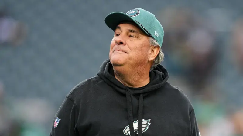 «Возвращение было под вопросом», - инсайдер НФЛ выдал сенсацию о будущем Вика Фанджио в «Филадельфия Иглз» после провального сезона