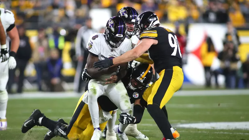 Райан Кларк предупредил Ламара Джексона перед важным матчем против «Питтсбург Стилерз».