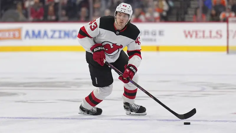 «Он умеет все», - обладатели Кубка Стэнли — об игре защитника «Нью-Джерси Девилз» Люка Хьюза.