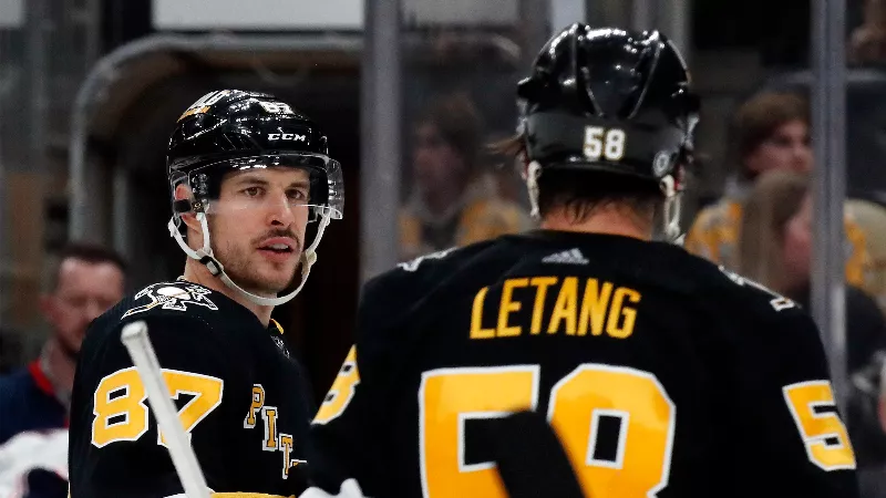 «Эти чертовы усы», - многолетний партнёр Сидни Кросби по команде «Питтсбург Пингвинз» Крис Летанг шутит о причинах блестящей формы №87.