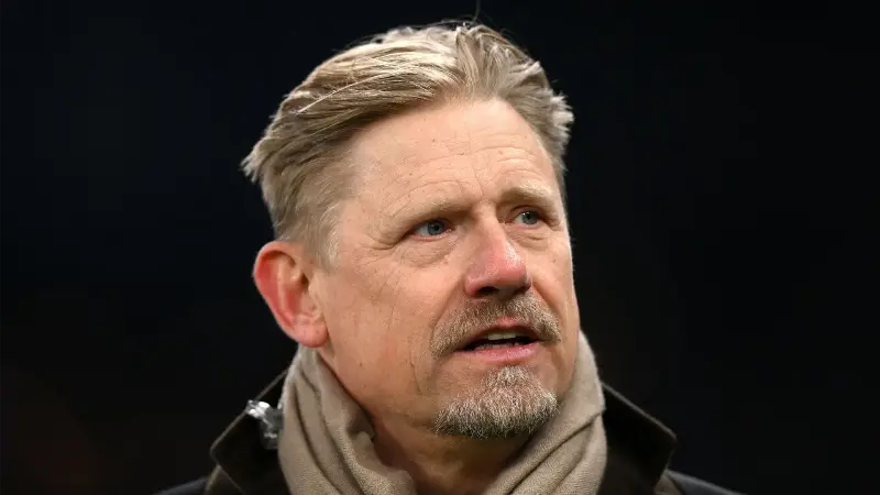 «Проблема была не в нём, а в том, как играла команда», — Петер Шмейхель поставил под сомнение решение «Манчестер Юнайтед» отпустить звёздного игрока.