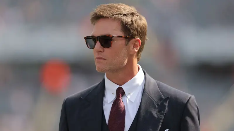 Том Брэди откровенно высказался о вопросах, возникающих в связи с его двойной ролью владельца «Лас-Вегас Рэйдерс» и комментатора.