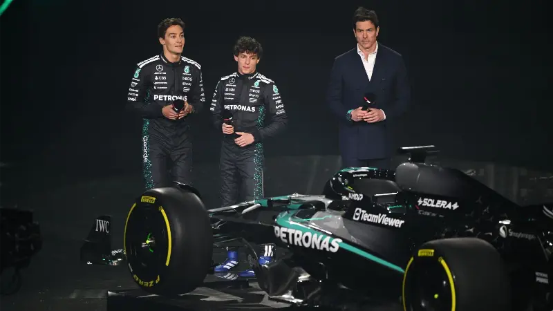 Тото Вольфф дал оценку своей работе с контрактами пилотов Mercedes Джорджа Расселла и Кими Антонелли.