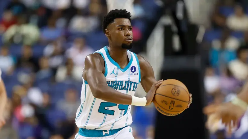 Что случилось с Брэндоном Миллером? Выясняем, почему звезда «Хорнетс» досрочно покинул игру против «Севенти Сиксерс».
