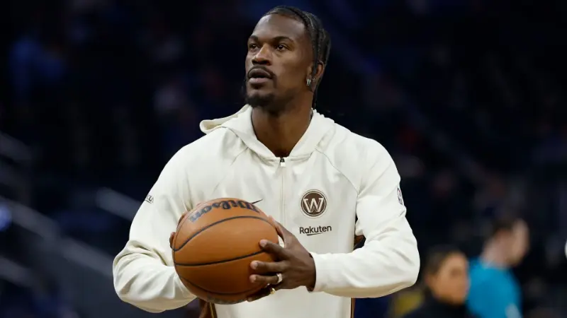 Что случилось с Джимми Батлером? Одноклубник Стефа Карри получил жуткую травму, а его крики боли эхом разнеслись по домашней арене «Голден Стэйт Уорриорз».