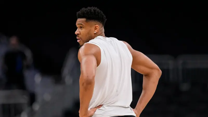 Куда перейдет Яннис Адетокумбо этим летом? Раскрыты топ-3 предпочтения звезды «Бакс»