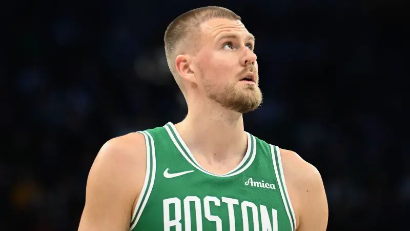 «А кто у них ещё есть?», - Кристапс Порзингис сделал тонкий выпад в адрес «Селтикс», намекнув на серьёзную проблему команды на позиции центрового после своего обмена.