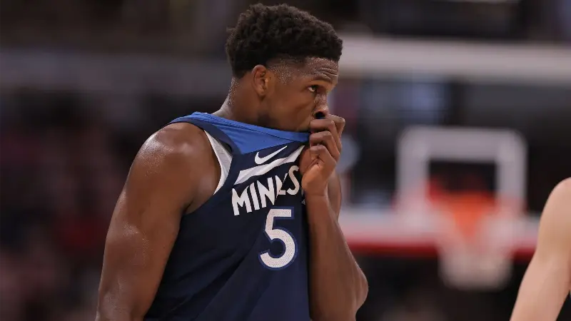 Почему участие Энтони Эдвардса в игре против «Блэйзерс» под вопросом? Разбираем статус суперзвезды «Тимбервулвз» перед матчем-открытием.