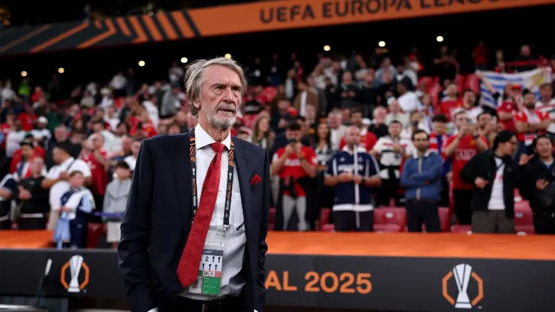 «Манчестер Юнайтед» включил трех бывших наставников «Челси» в список кандидатов на замену Рубену Амориму.