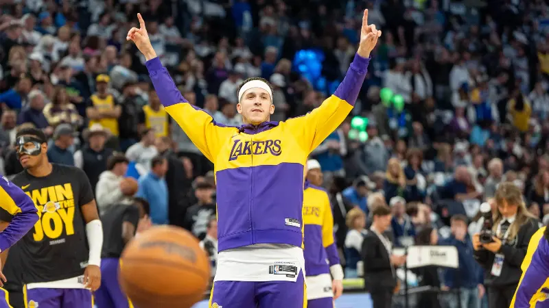 Слухи НБА: Остина Ривза связывают с переходом в «Сан-Антонио Спёрс» и сообщается, что он требует контракт на 35 миллионов долларов.