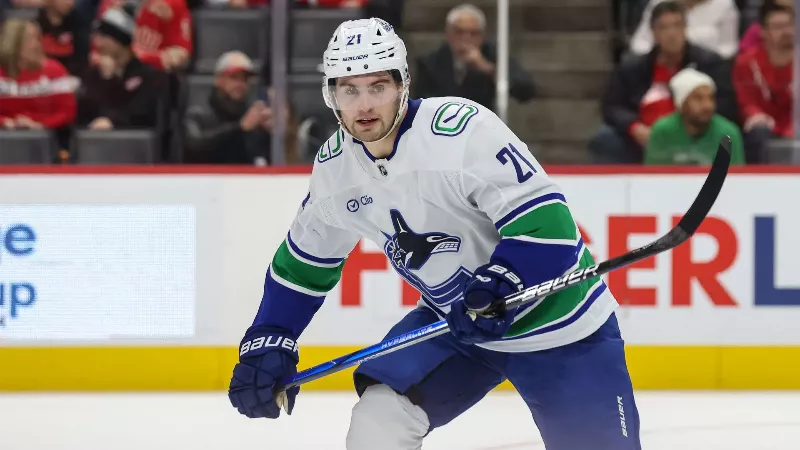 Эллиотт Фридман связывает форварда «Ванкувер Кэнакс» с проблемной командой Столичного дивизиона.