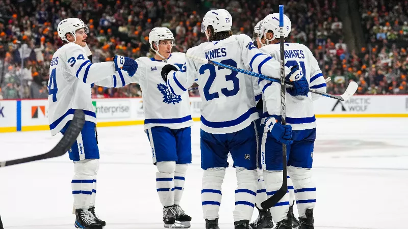 Генеральный менеджер «Торонто Мэйпл Лифс» Брэд Треливинг продолжает активно вести переговоры об обменах после сделки, в рамках которой Тимоти Лильегрен перешёл в «Сан-Хосе Шаркс».